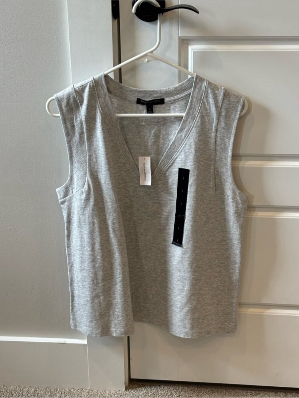Heather Gray V-Neck Sleeveless Tank